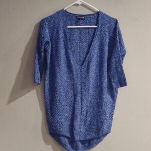 Express Woman's Small Short‎ Sleeve V-neck Blue Patterned Sweater